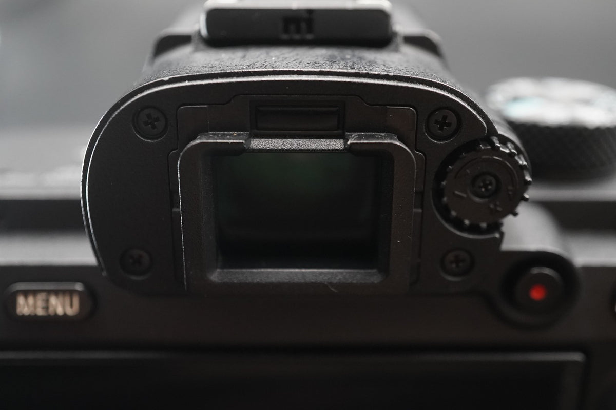 Sony a7 III ILCE-7M3 Mirrorless Digital Camera w/ FE 28-70 Lens #11373