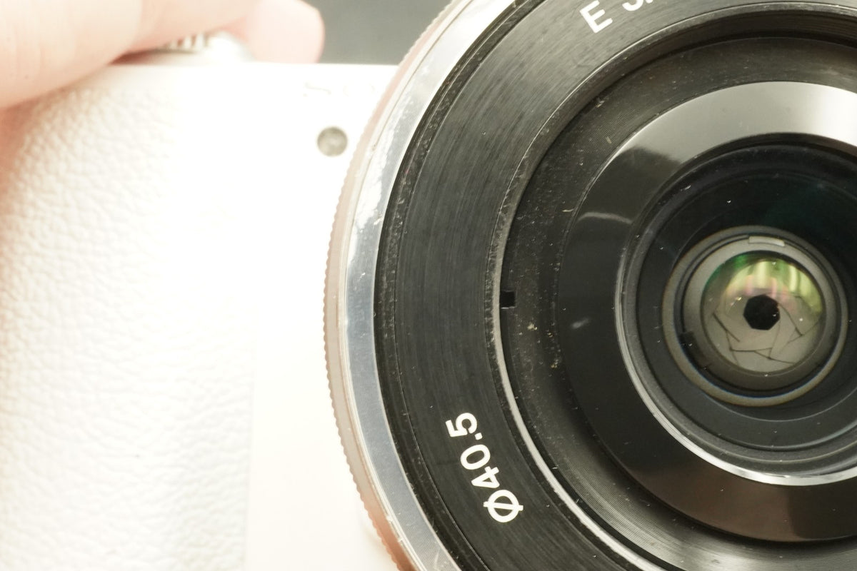 Sony a5100 Digital Camera White with 14-42mm + 55-210mm Lens -34090 cuts- #12365