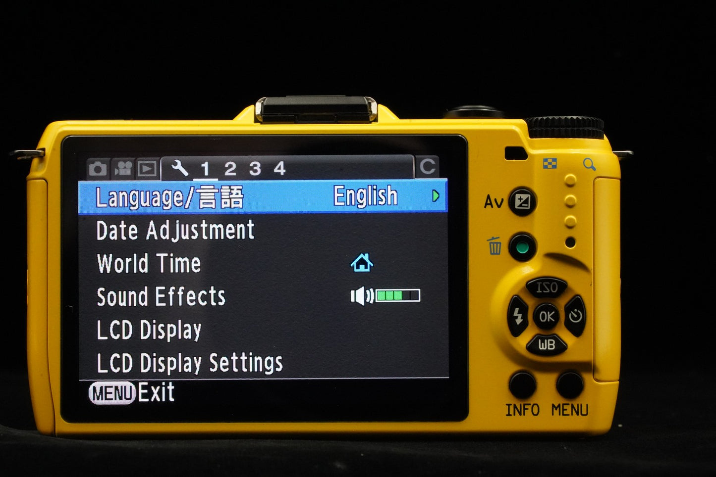 Pentax Q7 Yellow Digital Mirrorless camera with Lens US Duty Paid 10226