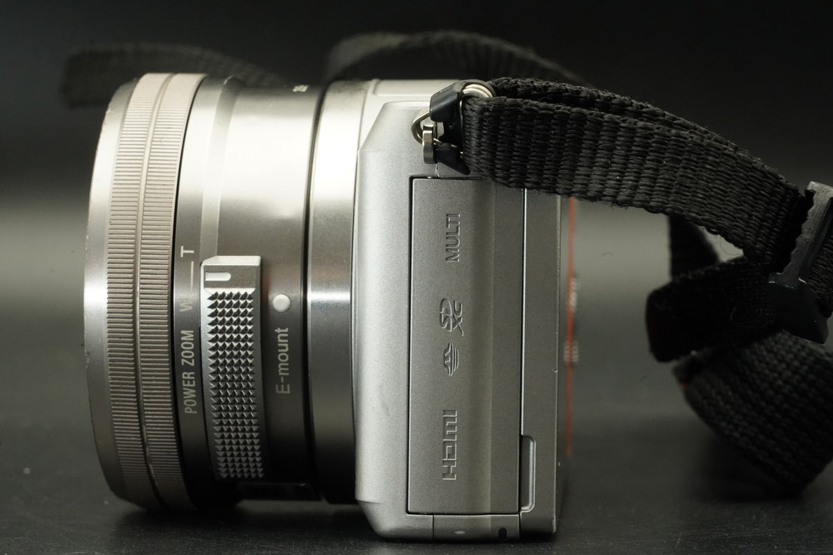 Sony a5000 Digital Camera Silver w/ 16-50 + 55-210mm -1277 cut US STOCK #12029