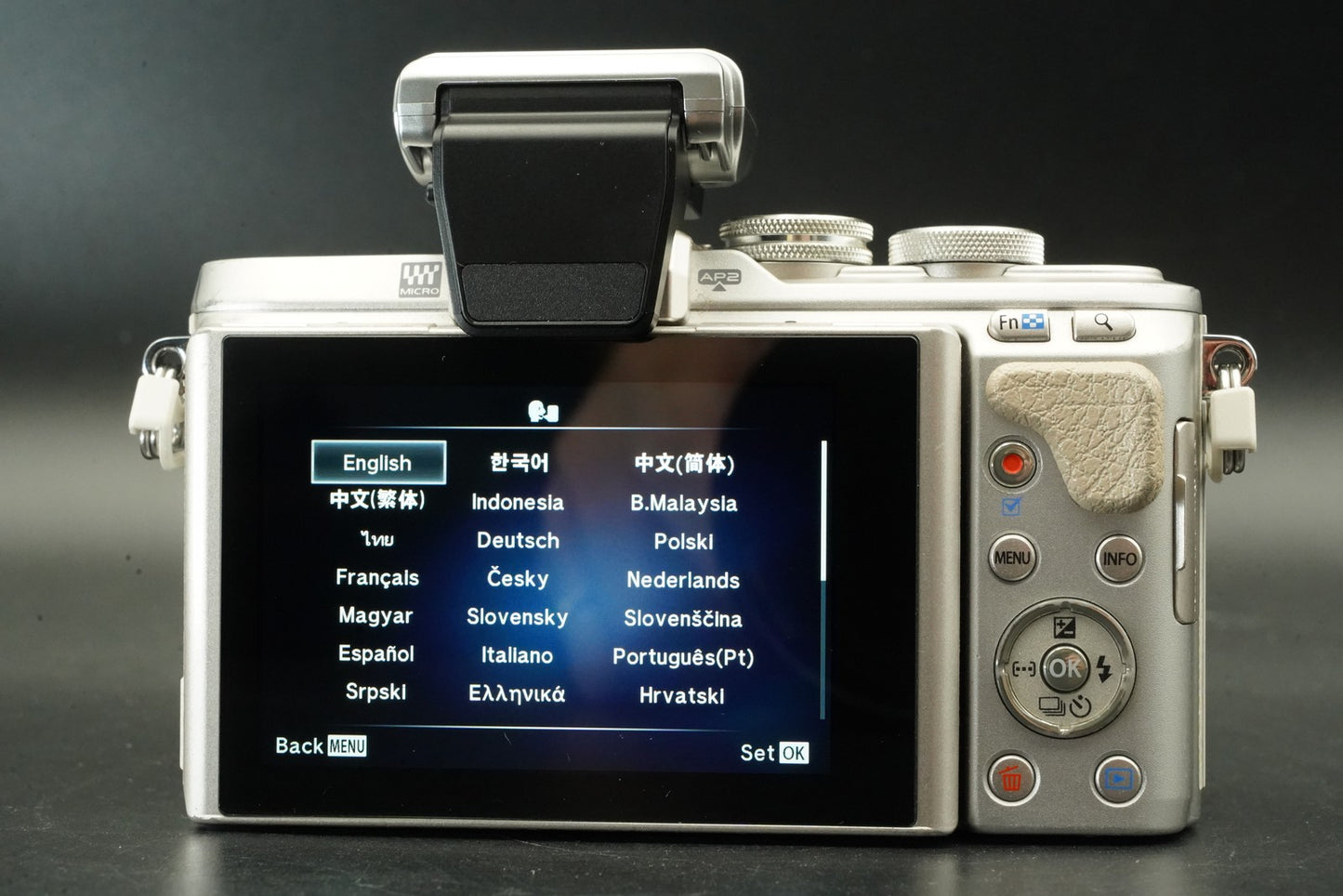 6417 shots! [US Duty Paid] Olympus E-PL8 w/ 40-150mm Lens Digital Camera 11640