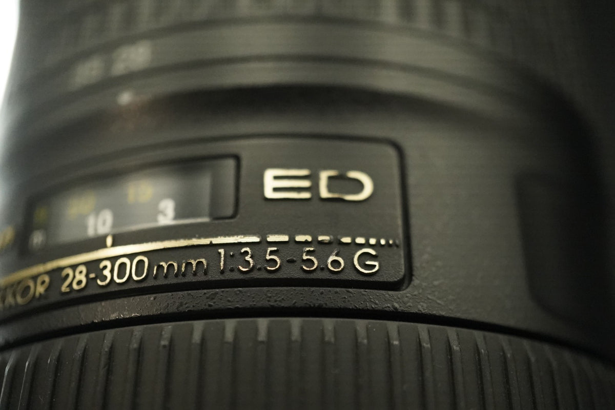 Nikon AF-S FX NIKKOR 28-300mm F/3.5-5.6G ED VR Zoom Lens #11910