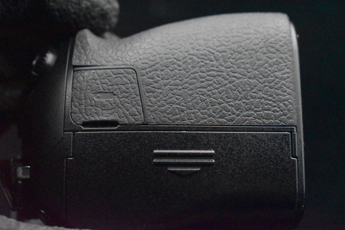 [US Duty Paid] Olympus OM-D E-M1 Mark II Digitalkamera schwarz Gehäuse...