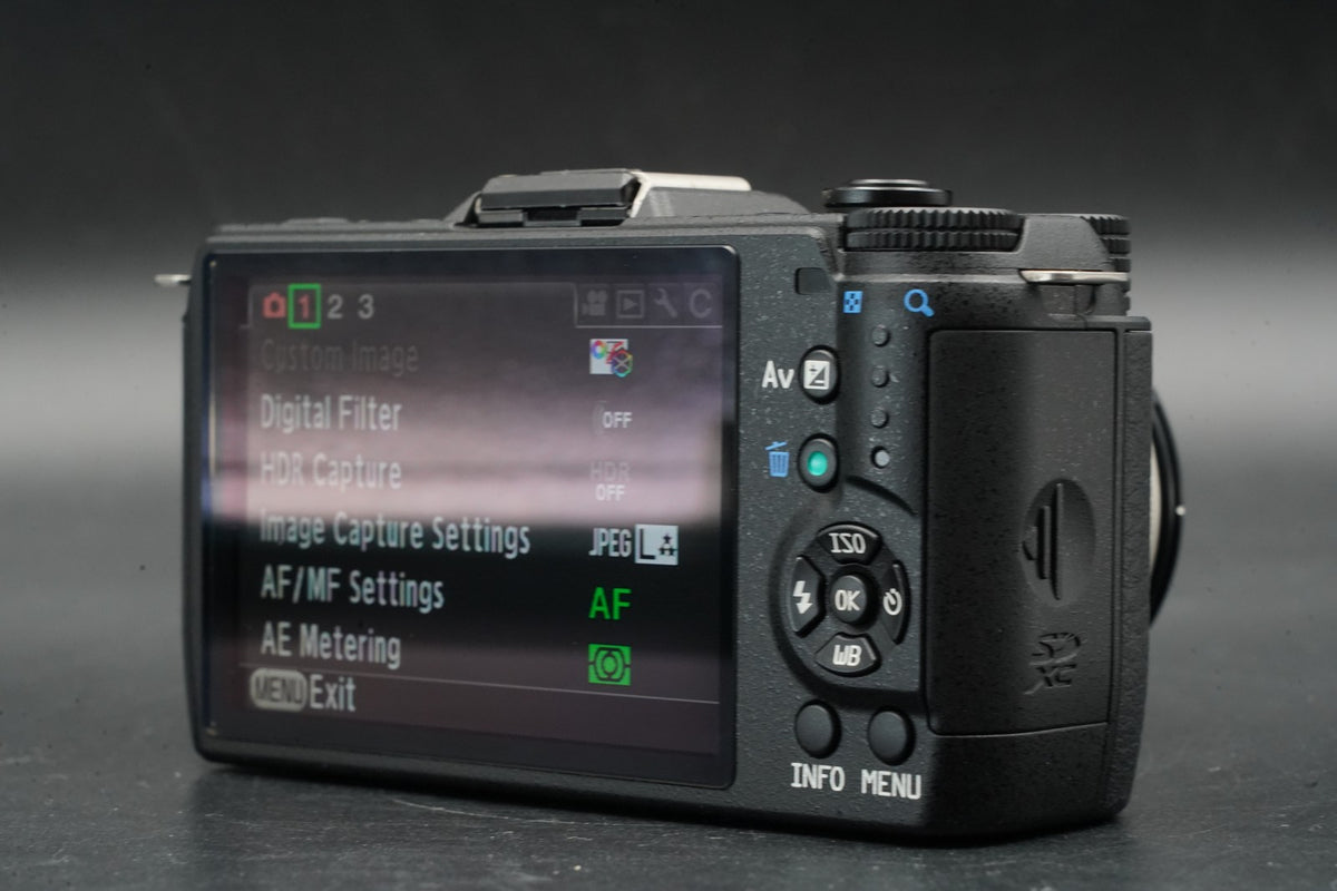 Pentax Q7 Black Digital Mirrorless camera with Lens -245 cuts- #11455