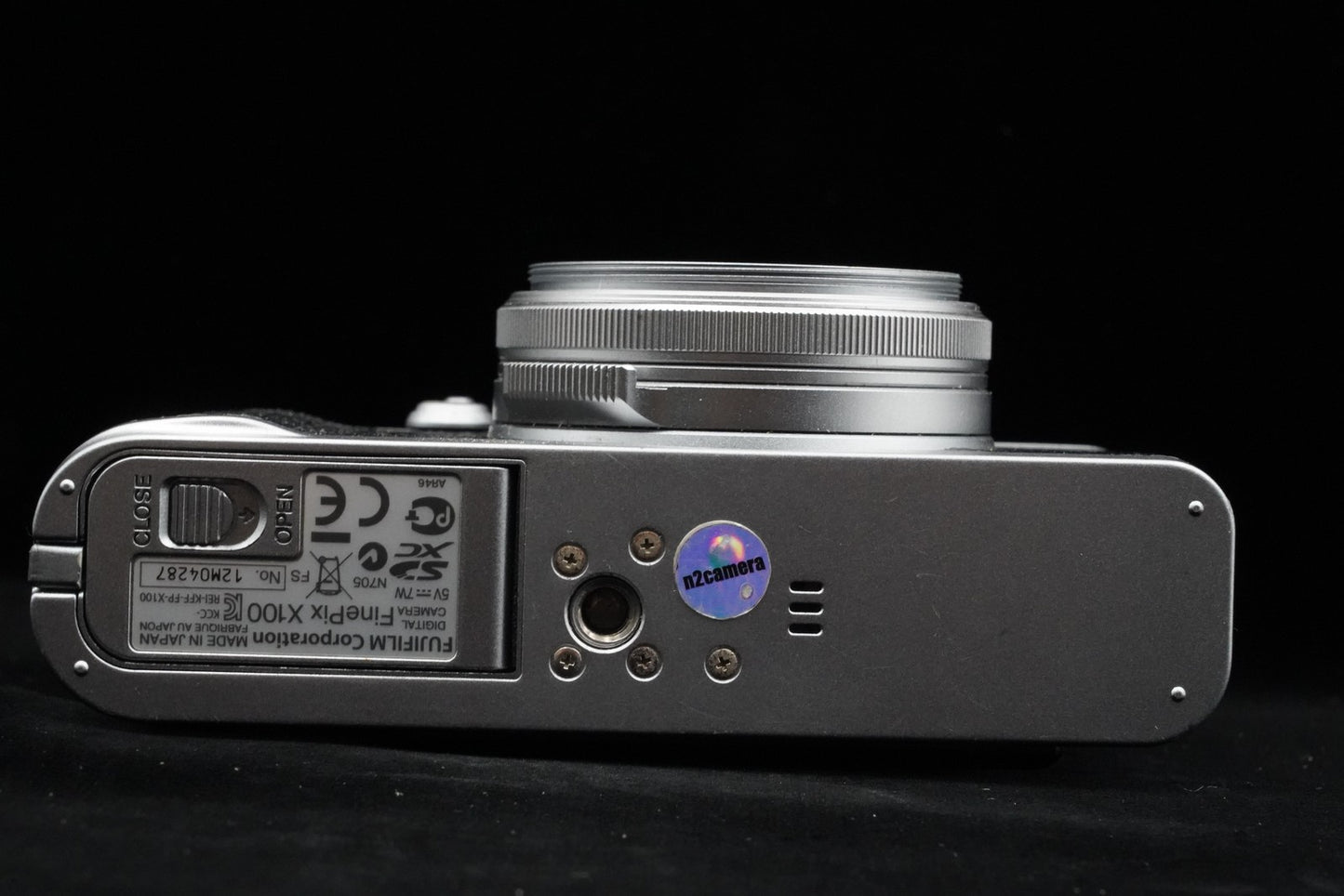 Fujifilm X100 FinePix X Series 12.3MP Silver Digital Camera US Duty Paid 10173