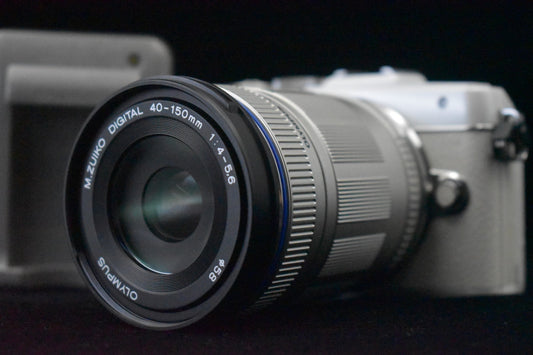 [US Duty Paid] Olympus PEN E-PL7 Digital Camera White with 14-42mm Lens 9343