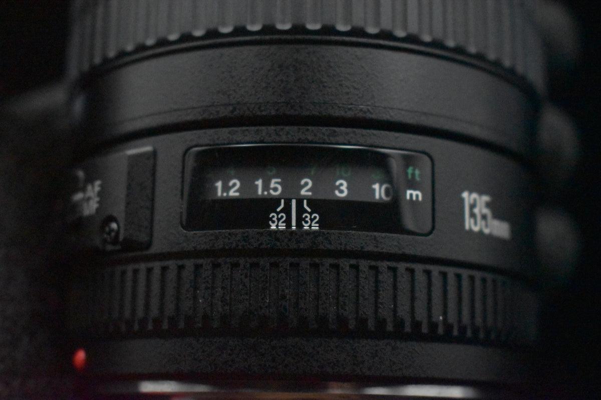 Canon EF 135mm f/2 L USM Telephoto Lens Hood USA Seller Duty Paid #9372
