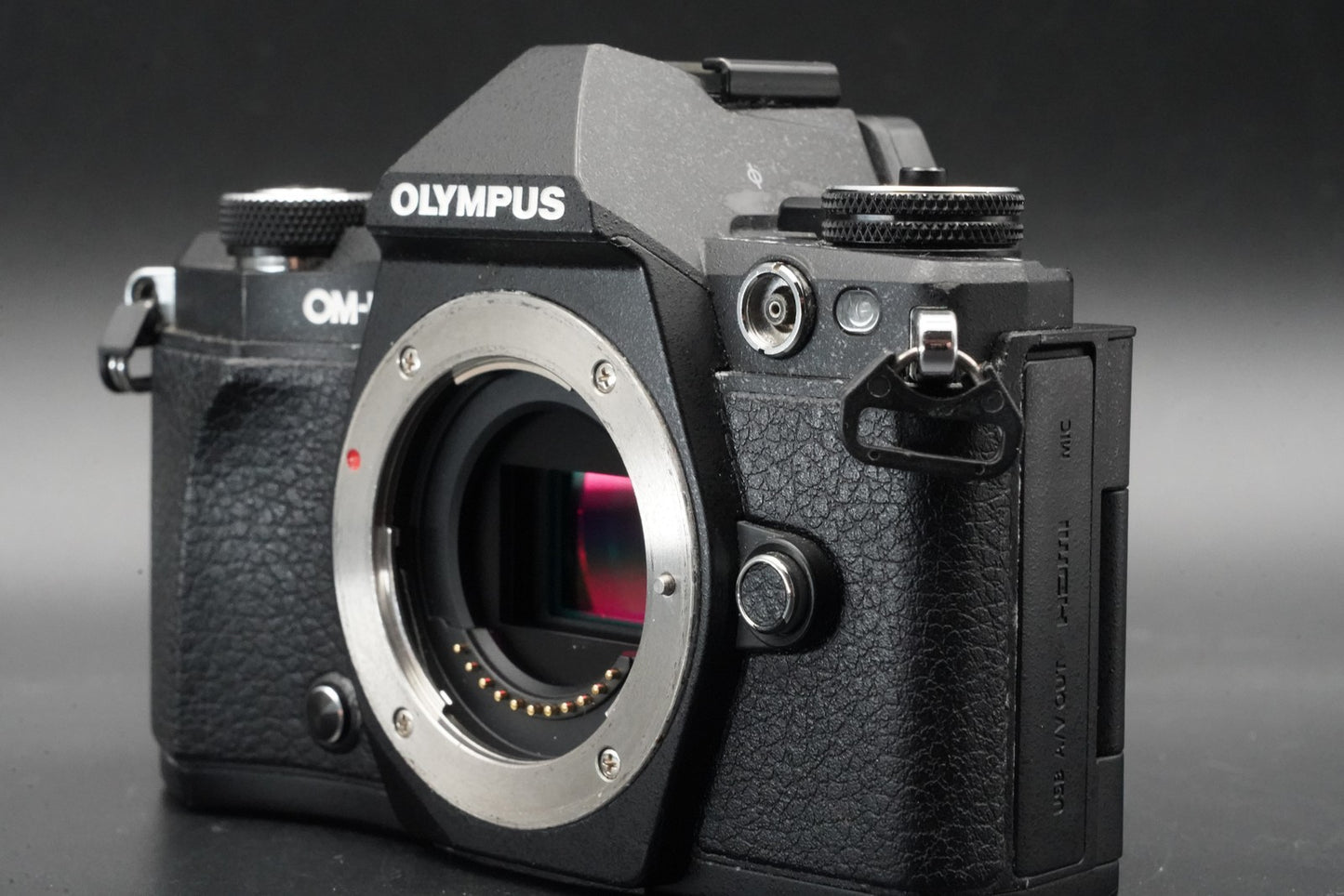 Olympus OM-D E-M5 Mark II 16.1MP Digital SLR Camera Black US Duty Paid 11030