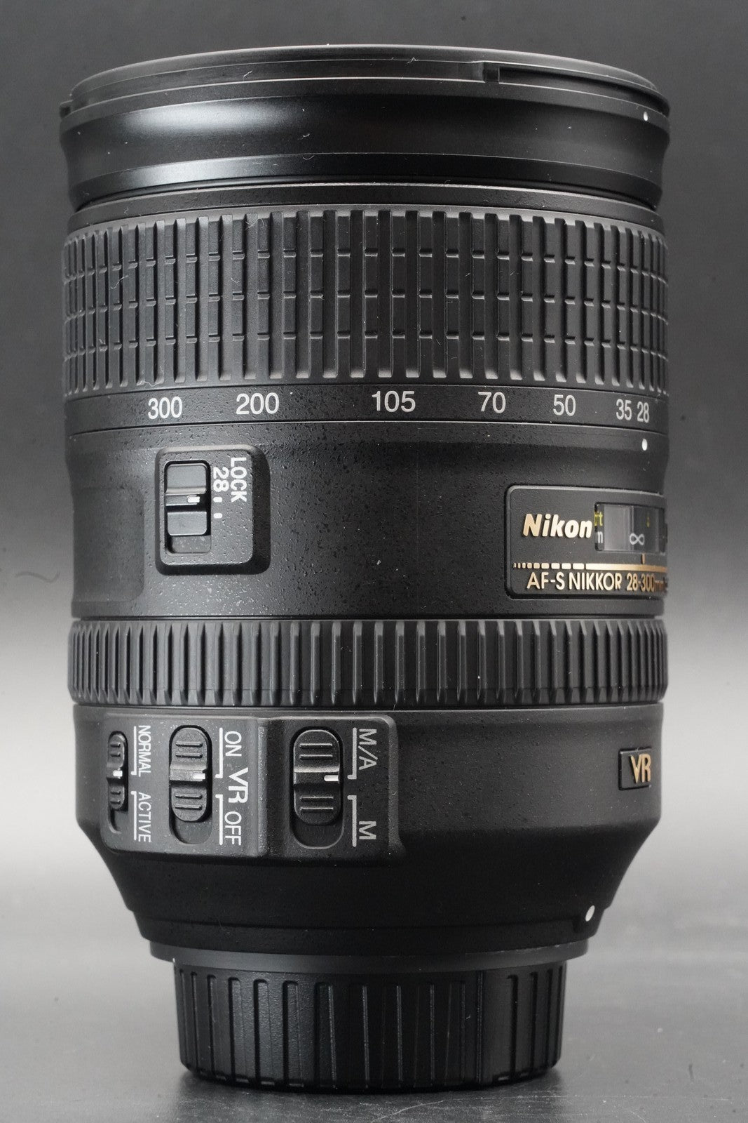 Nikon AF-S FX NIKKOR 28-300mm F/3.5-5.6G ED VR Zoom Lens Near Mint 10985