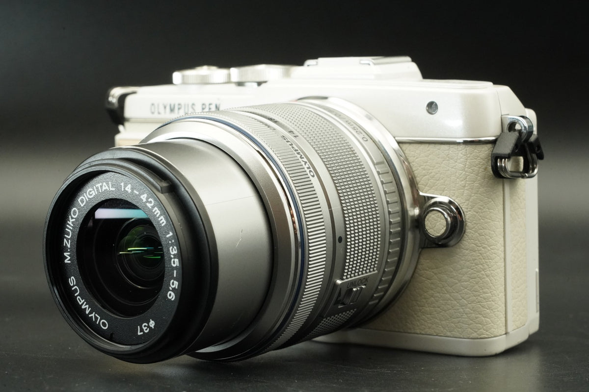 Olympus PEN E-PL7 Digital Camera White with 2 Lenses -9966 cuts- US STOCK #11768