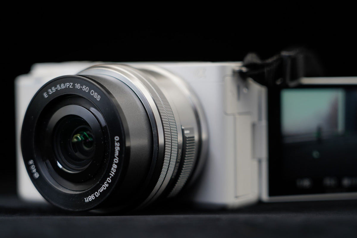 Sony Alpha ZV-E10 with Lens Mirrorless Vlog Camera White US STOCK #10278