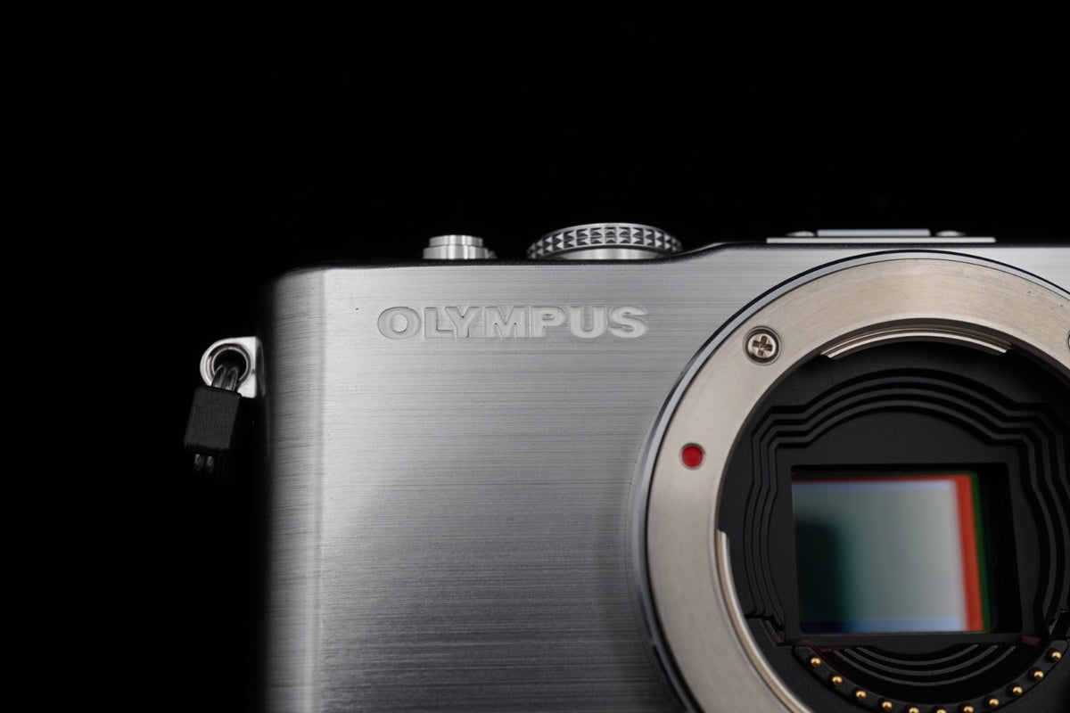 Olympus PEN Lite E-PL3 Silver 12.3 MP Digital Camera Body US STOCK