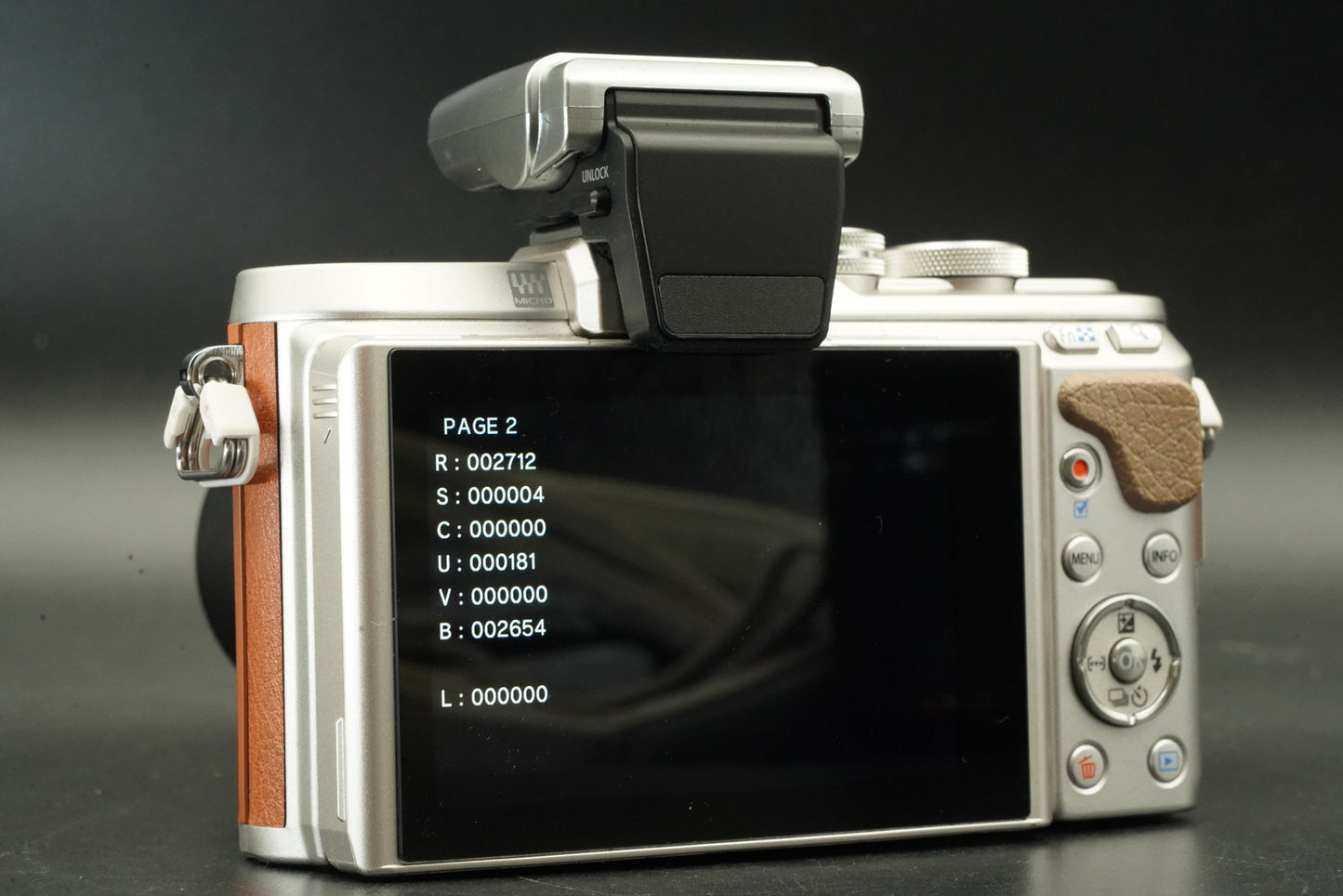 2712 cuts! Olympus E-PL8 Brown w/ 2 lenses Digital Mirrorless Camera 11639