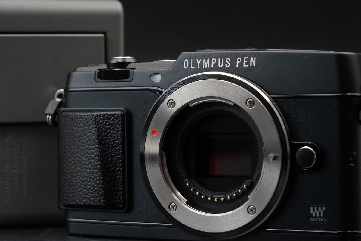 Olympus PEN E-P5 Black Body Wifi Digital Camera US STOCK #11047