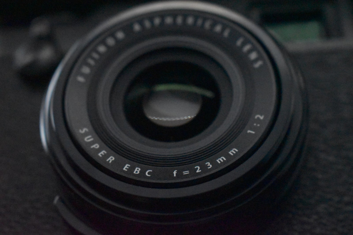 [US Duty Paid] Appareil photo numérique Fujifilm X100F 24,3 mégapixels noir...