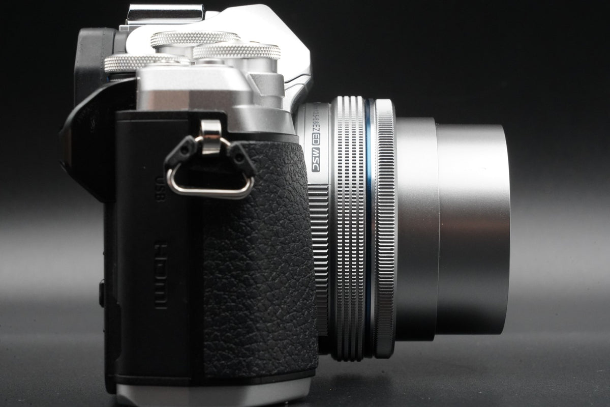 Olympus OM-D E-M10 Mark III Silver Body Only Silver w/ 2 #Lenses10447