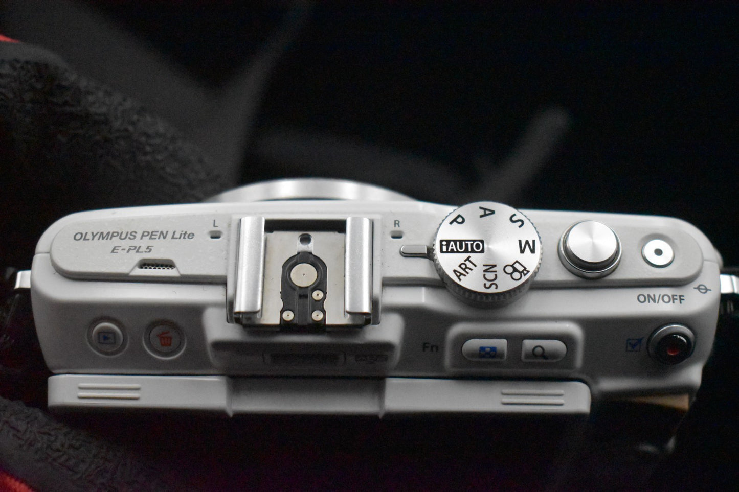 [US Duty Paid] Olympus Pen Lite E-PL5 White Mirrorless Digital Camera 9251