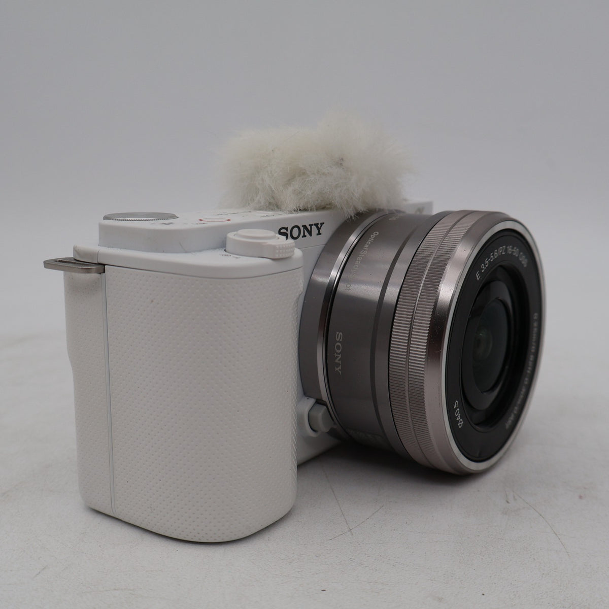 Sony Alpha ZV-E10 Mirrorless Vlog Camera with Lens White US STOCK #B0095