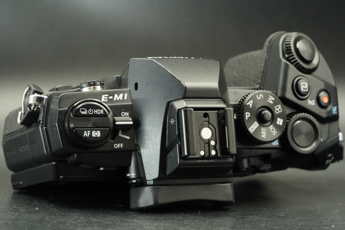 Olympus OM-D E-M1 Mirrorless Digital Camera Black Body #11911