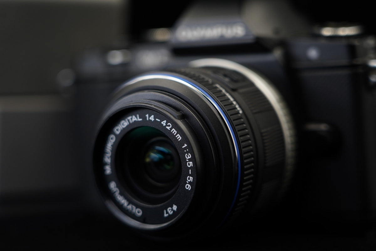 Olympus OM-D E-M5 Mirrorless Digital Camera with Lens Black US STOCK #10481