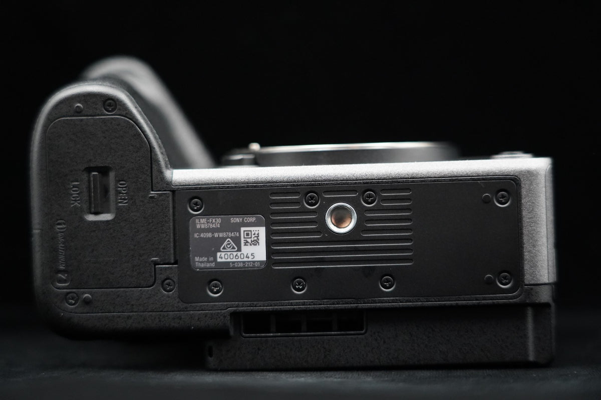 Sony FX30 Digital Cinema Camera ILME-FX30B 35 Languages US STOCK #9878