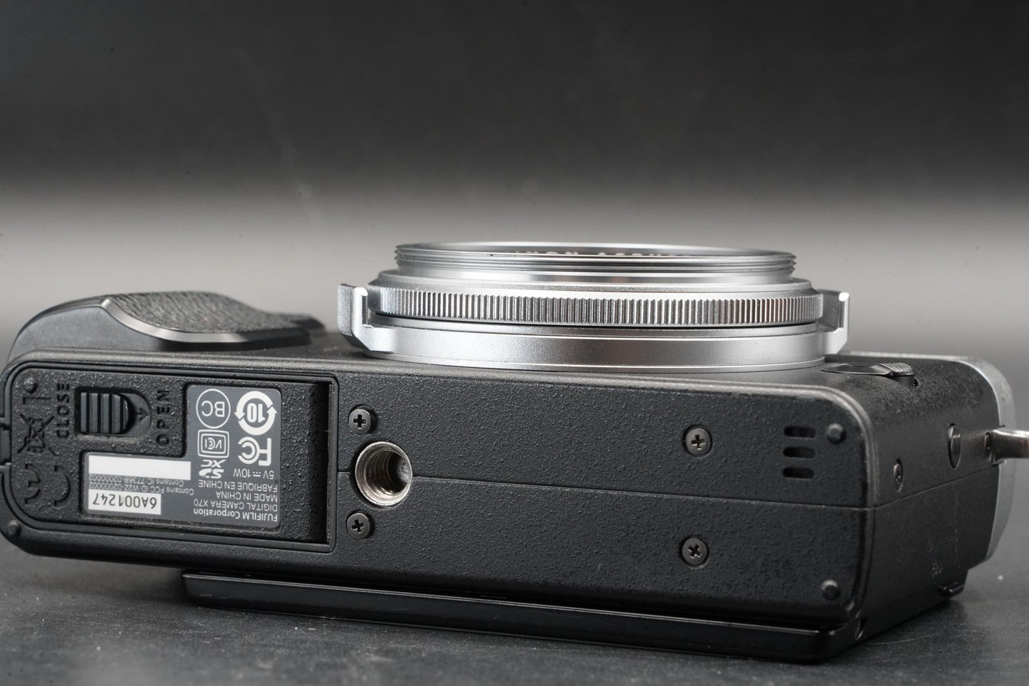 Fujifilm Fuji X70 X 70 Silver 16.3MP Digital Camera US DUTY PAID 11299
