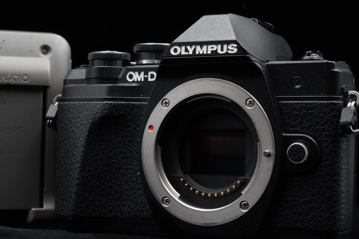 Olympus OM-D E-M10 Mark III Silver Digital Camera Body US STOCK #10160