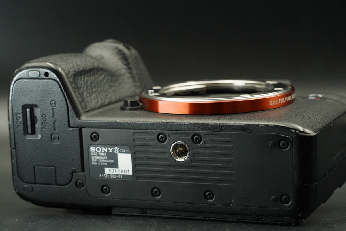 Sony A7R III ILCE-7RM3 Mirrorless digital camera English OK US STOCK #11623