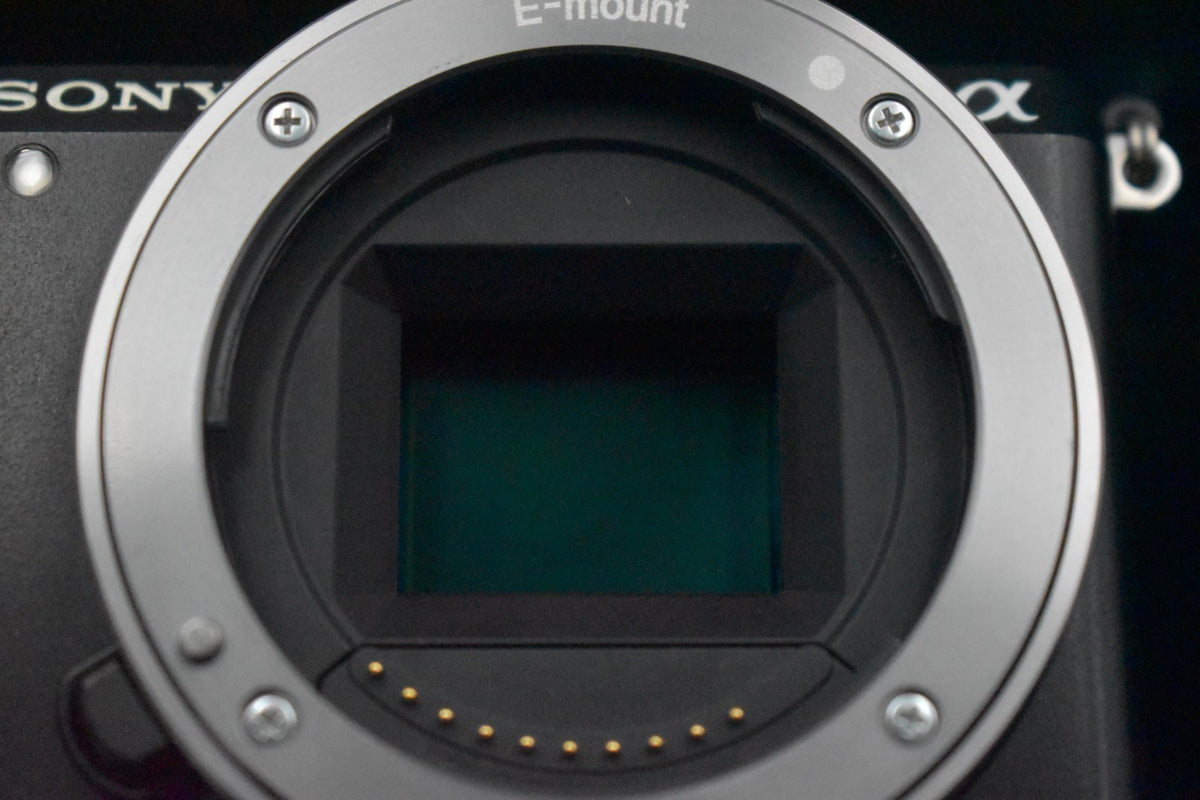 [US Duty Paid] Appareil photo numérique sans miroir Sony Alpha a5000 avec...