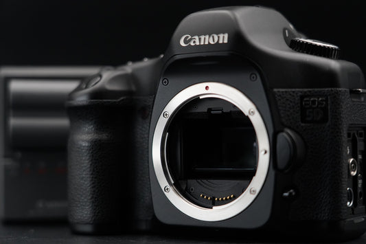 Canon EOS 5D Digital SLR Full Frame Camera Body Only US Duty Paid 11193 11314