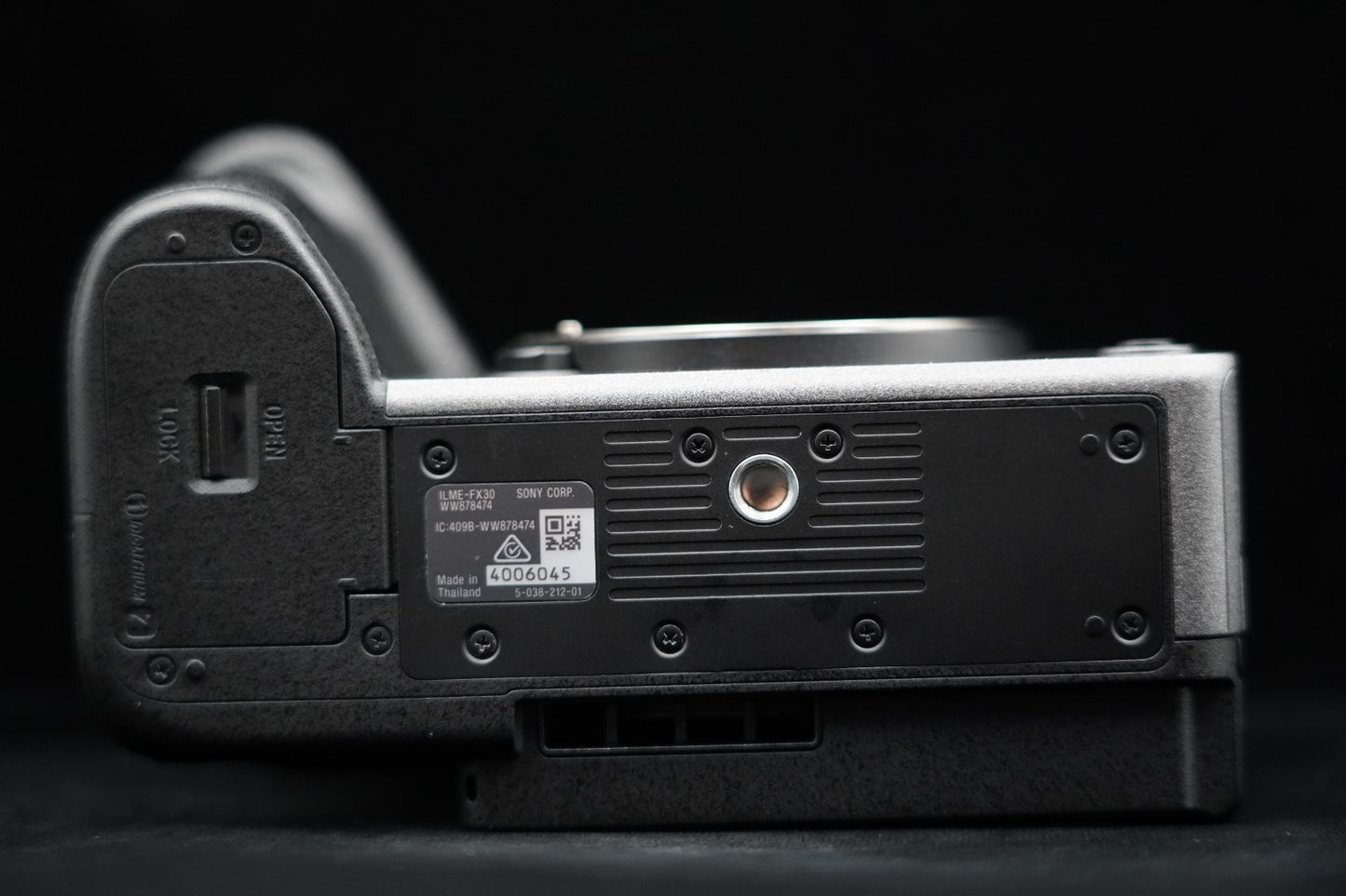Sony FX30 Digital Cinema Camera ILME-FX30B 35 Languages US DUTY PAID 9878