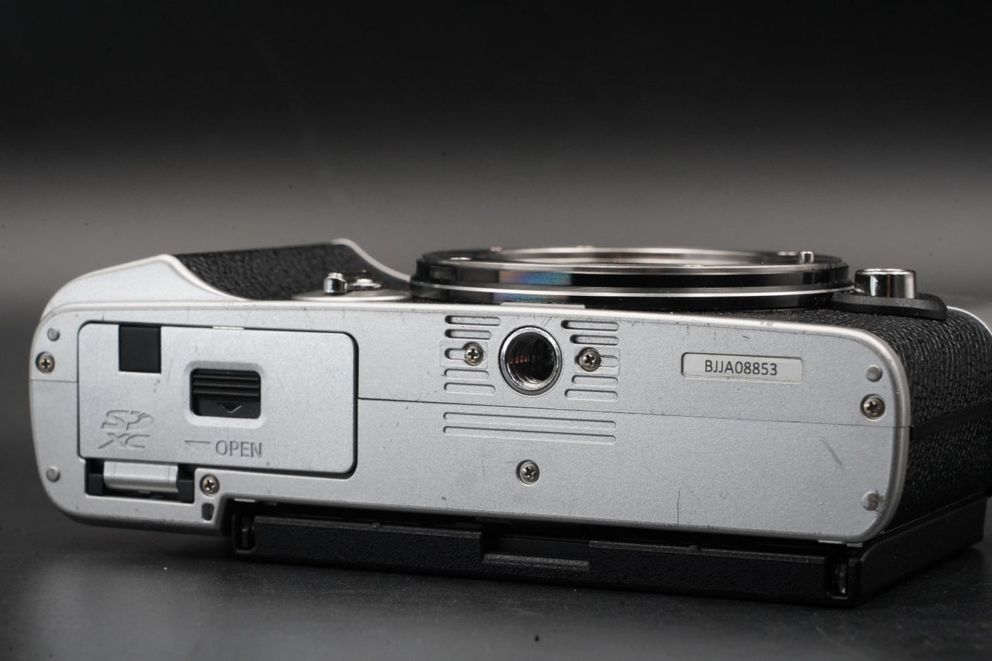 8560 cuts!! OLYMPUS PEN E-P7 Digital Camera Body Silver 11417