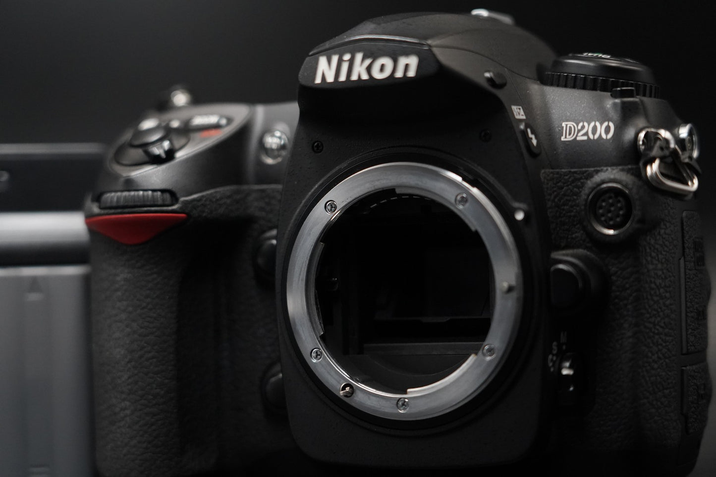 Nikon D200 10.2MP Digital SLR Camera Black Body Battery US Duty Paid 10618