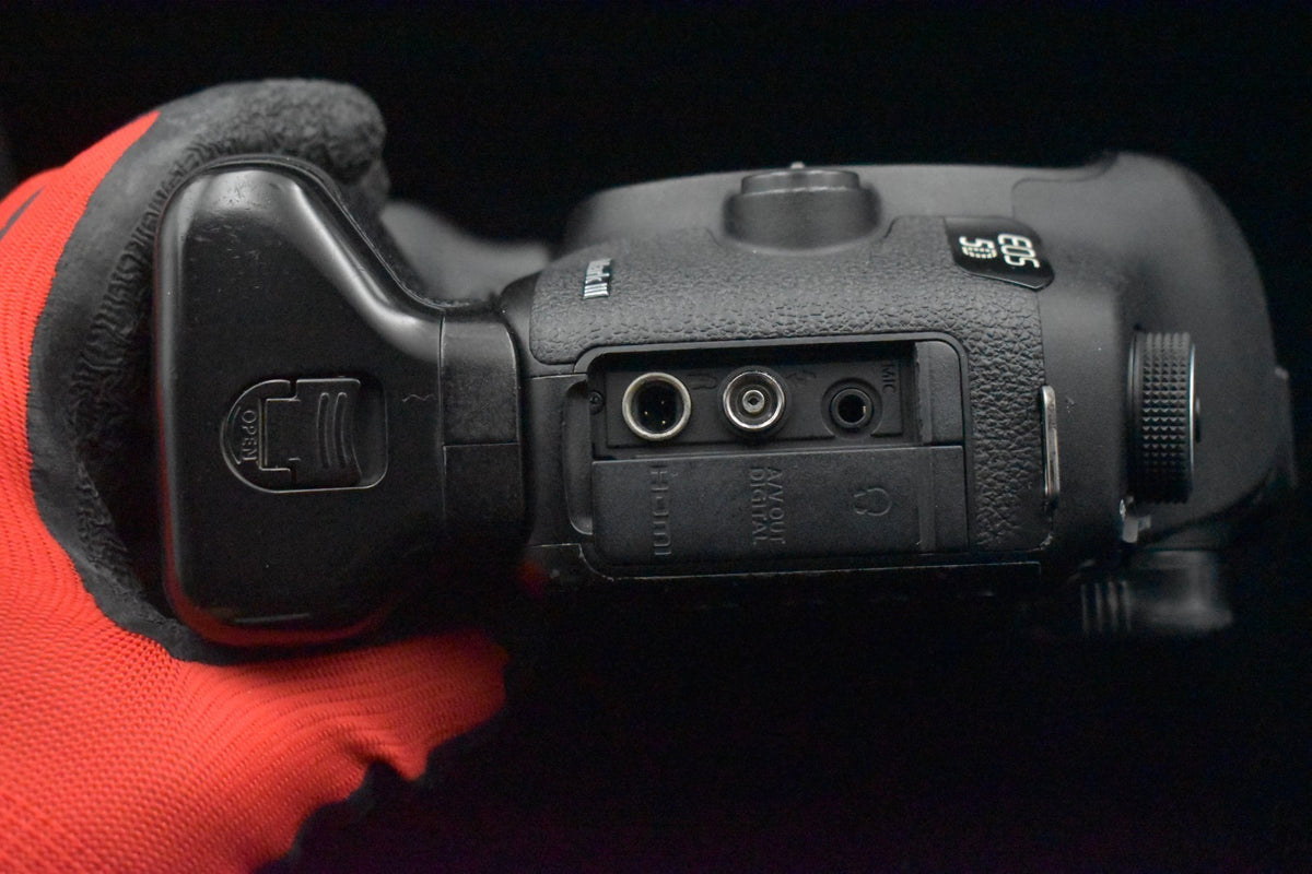 [US Duty Paid] Canon EOS 5D Mark III Digital Full Frame Camera DSLR w/ Lens 9161