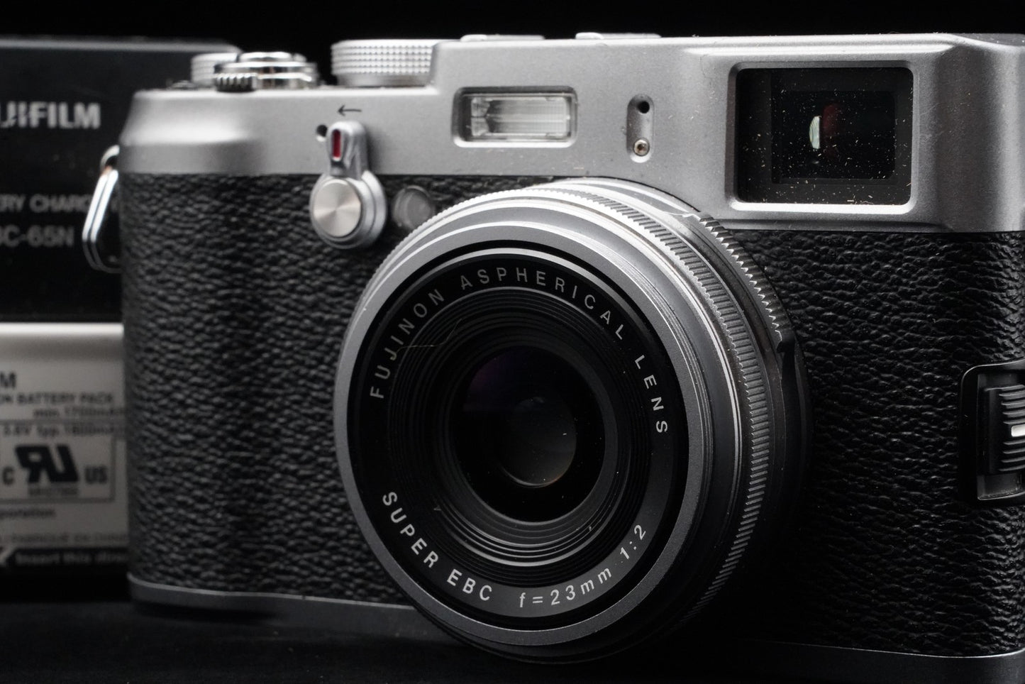 Fujifilm X100 FinePix X Series 12.3MP Silver Digital Camera US Duty Paid 10173