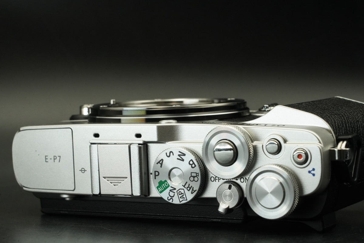 OLYMPUS PEN E-P7 Digital Camera Body Silver -347 cuts- #11893