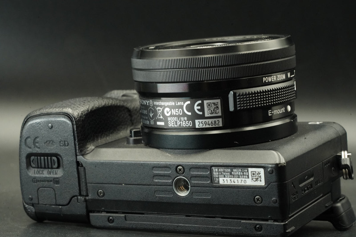 Sony A6400 Mirrorless Digital Camera with 2 Lenses Black -19894 cuts- #12035