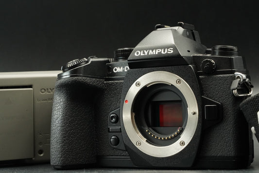 Olympus OM-D E-M1 Digital Camera Black Body -76534 cuts- #11812