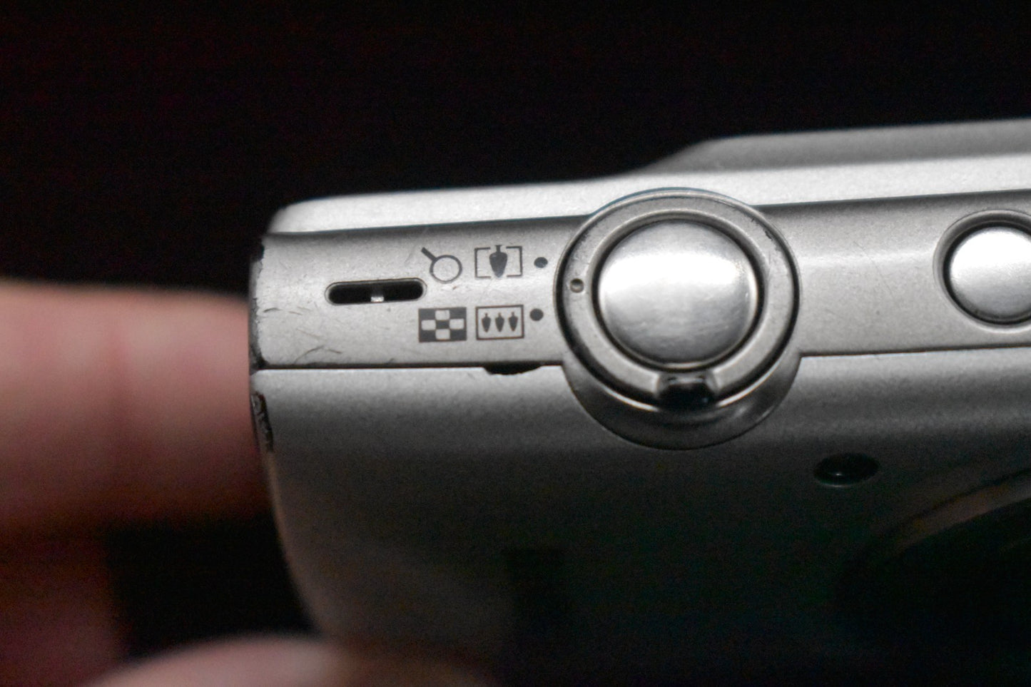 [US Duty Paid] Canon PowerShot IXY 200 ELPH 185 Digital Camera 8x Zoom 8105