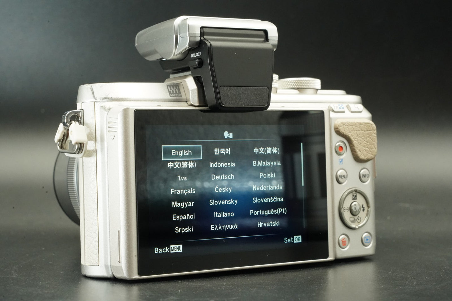 6417 shots! [US Duty Paid] Olympus E-PL8 w/ 40-150mm Lens Digital Camera 11640