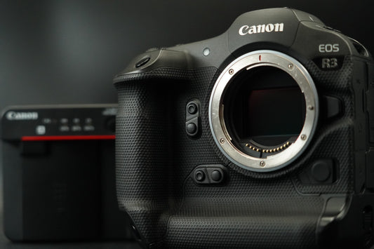 Appareil photo numérique sans miroir Canon EOS R3 -26000 (5%) coupes- #11882