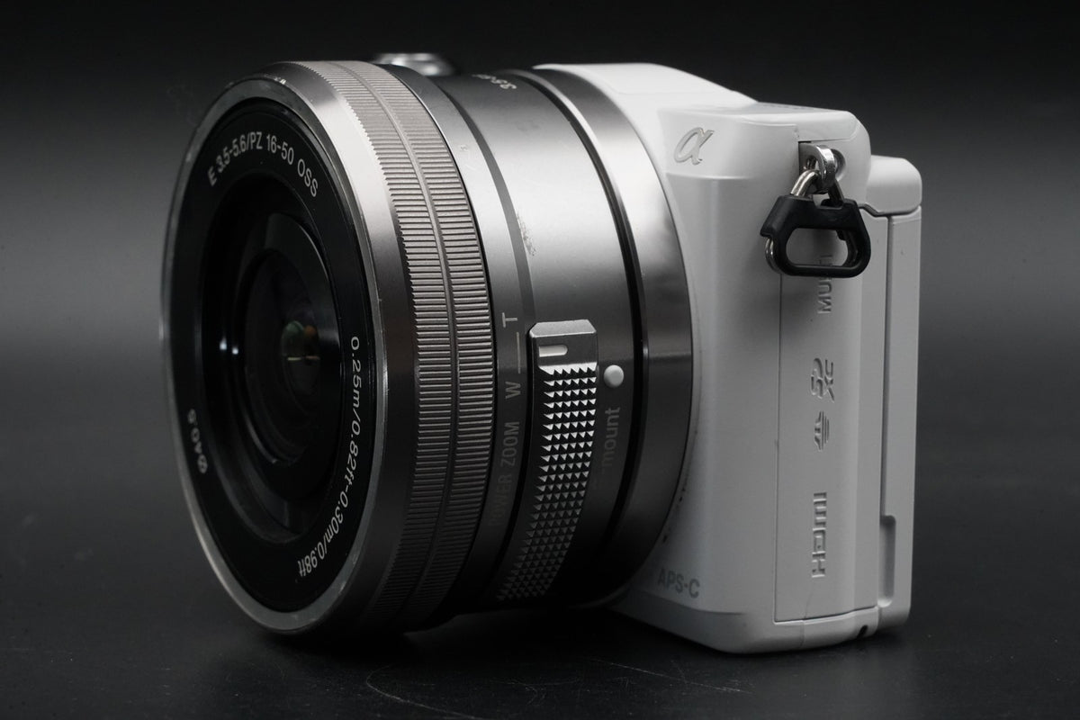 Sony Alpha a5000 Mirrorless Digital Camera White w/ 2 Lens -4331 cuts- #10924