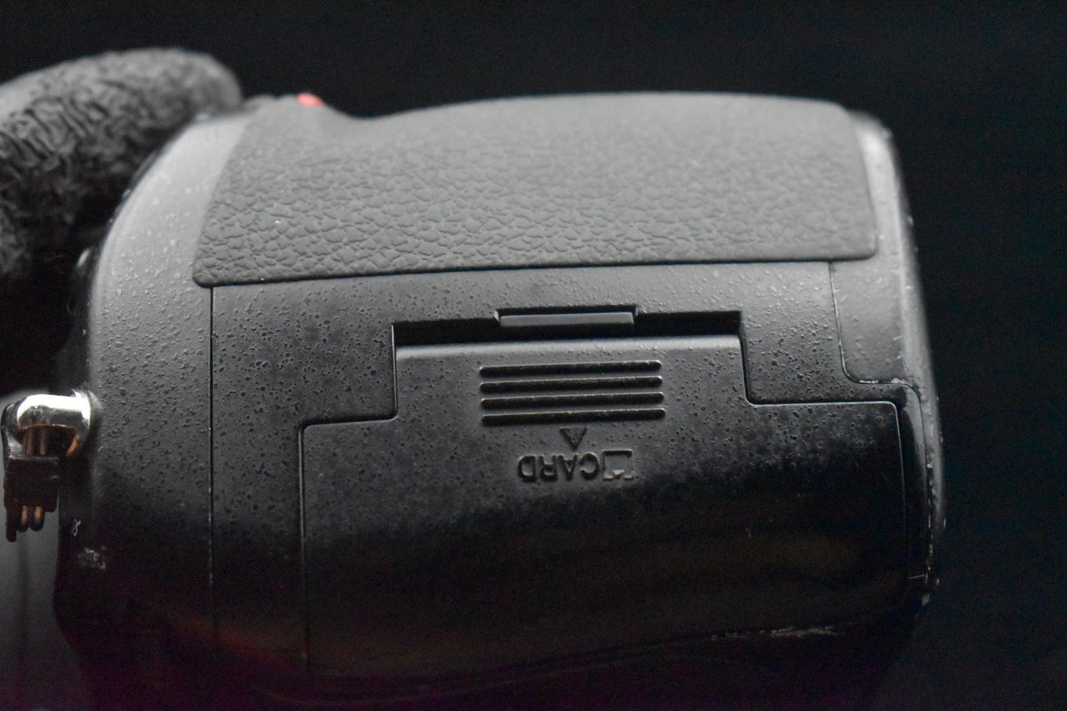 [US Duty Paid] Videocamera digitale Nikon D700 12,1 MP DSLR usata 9201