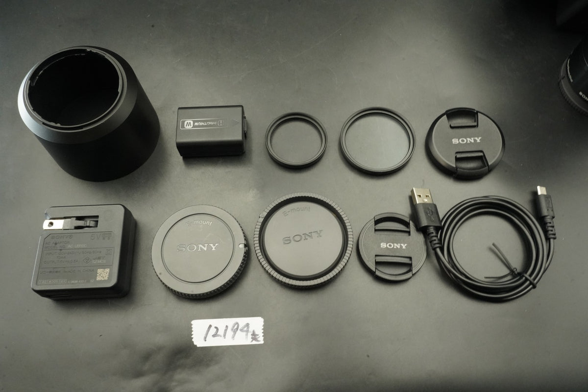 Sony A6400 Mirrorless Digital Camera with 2 Lenses Black -4741 cuts- #12194