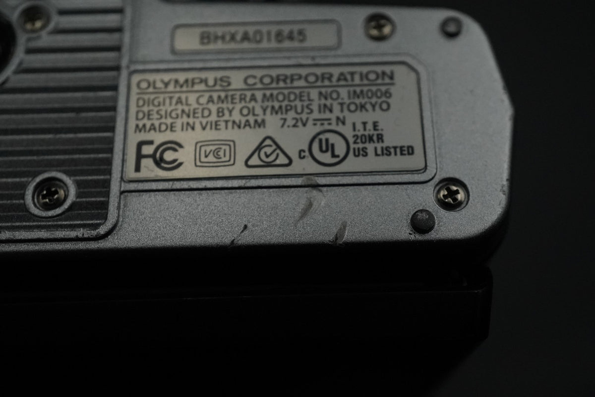 Olympus OM-D E-M10 Mark III Silver Body Only Silver w/ 2 #Lenses10447