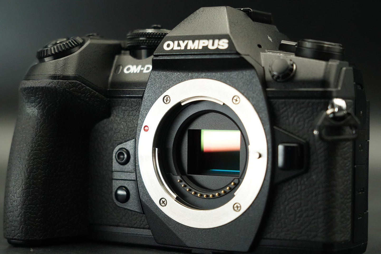 12592 cuts! Olympus OM-D E-M1 Mark II Digital Camera Black Body 11673