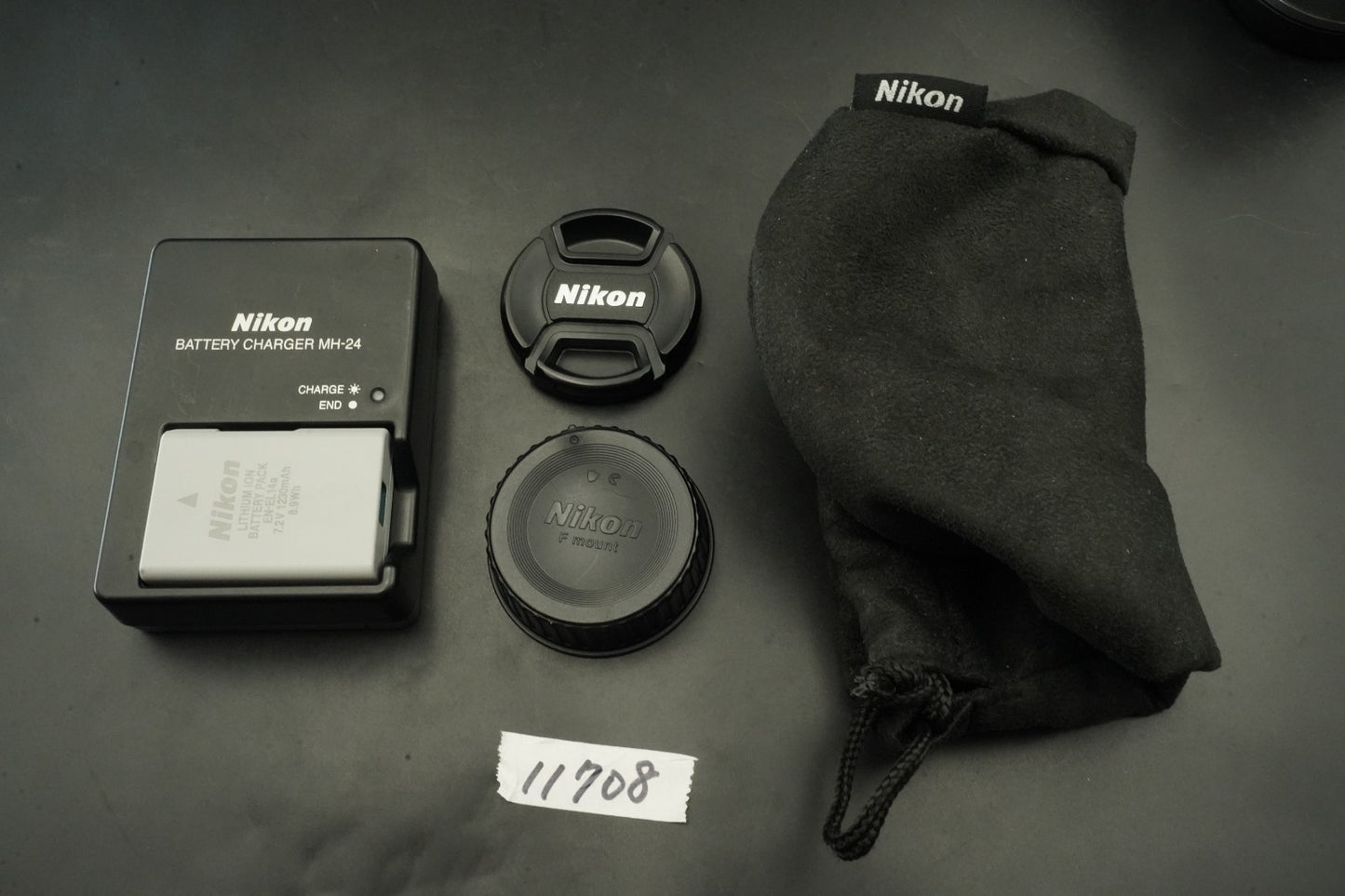 Nikon D5200 Digital Camera AF-S 18-55mm f/3.5-5.6 55-300mm f/4.5-5.6 Lens #11708