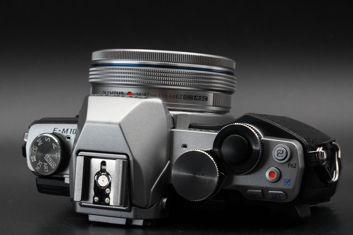 1849 cuts! Olympus OM-D E-M10 Mirrorless Camera + 14-42mm 40-150mm 10956
