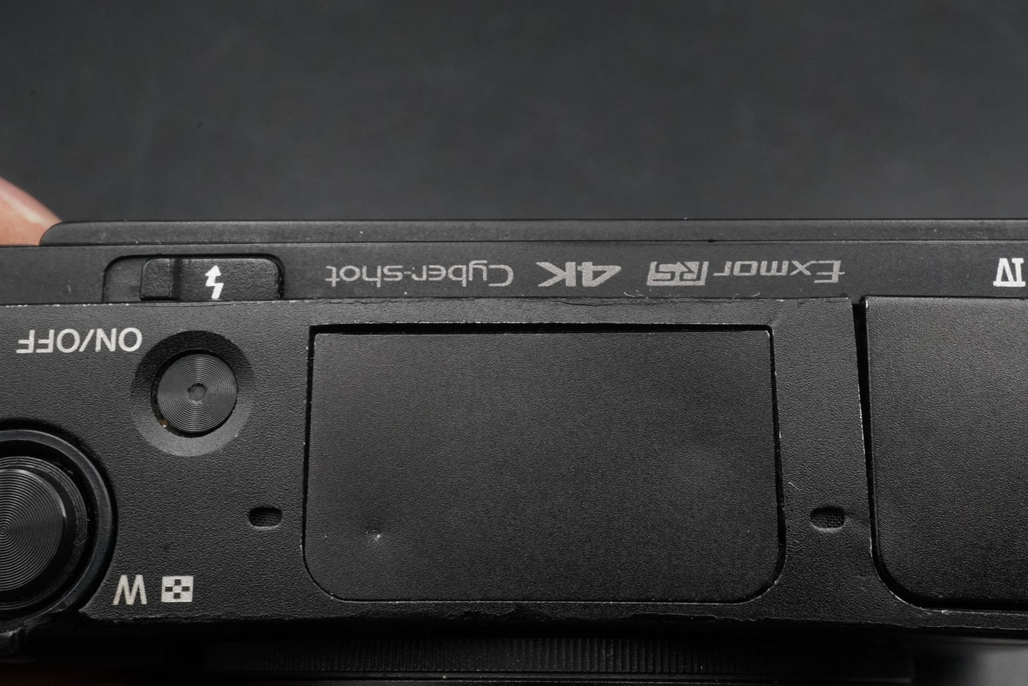 Sony RX100IV M4 DSC-RX100IV Digital Camera 35 Languages US DUTY PAID 11292