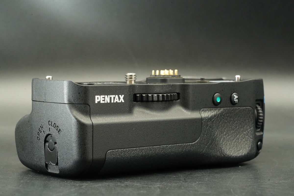 PENTAX K-1 Mark II Digital Camera + D-BG6 Battery Grip -SC 2%- #11985